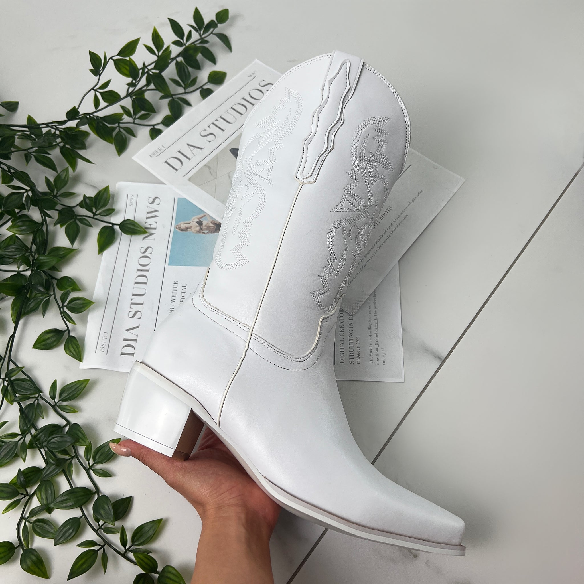 White cowboy 2025 boots uk